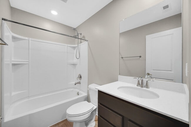 Building Photo - 1115 Goldfinch Ave