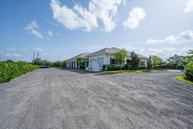 Building Photo - 15691 Sunnyland Ln