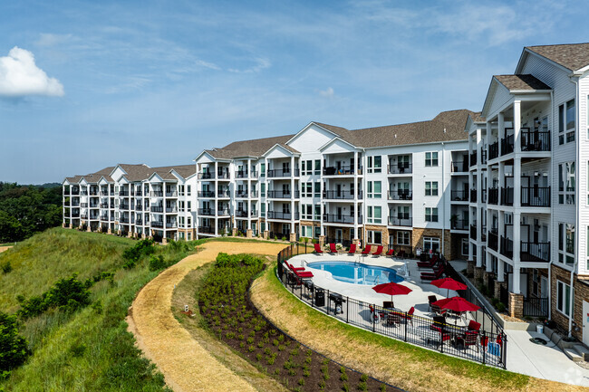 Building Photo - Monroe Pointe