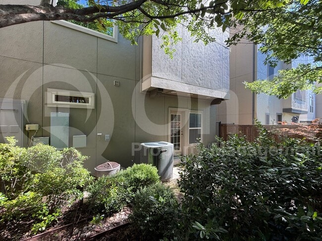 Building Photo - 1832 Stevens Bluff Ln