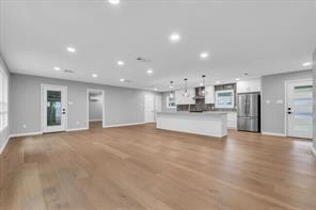 Building Photo - 4600 Cedar Mountain Dr