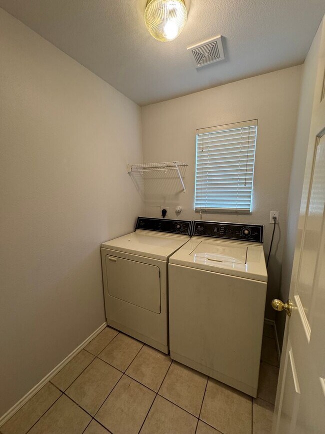 Building Photo - SPACIOUS 4 BR ON A CUL-DE-SAC W/ 2 LIVING AREAS & 2 EATING AREAS*STORAGE SHED*COVERED PATIO*EASY ...