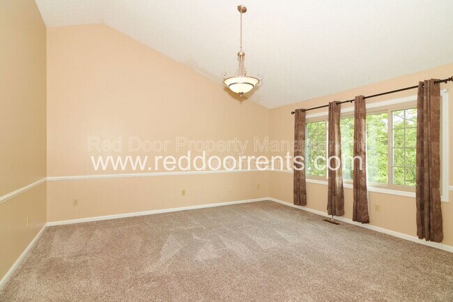 Building Photo - 12854 S Fleetwood Dr