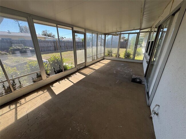 Building Photo - 264 Glen Oak Rd