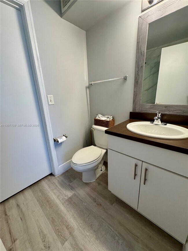 Building Photo - 2469 Cordoba Bend