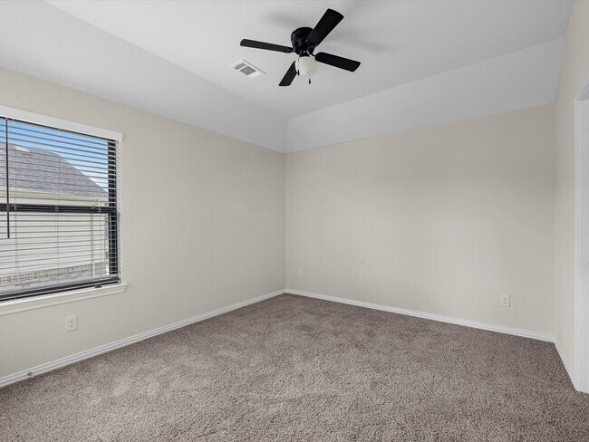 Building Photo - 40575 Goldeneye Pl