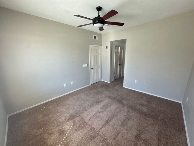 Building Photo - 2 Bedroom - 2 Bath - Garage - 940 Sq. Ft. Condo Tempe Town Lake Condos