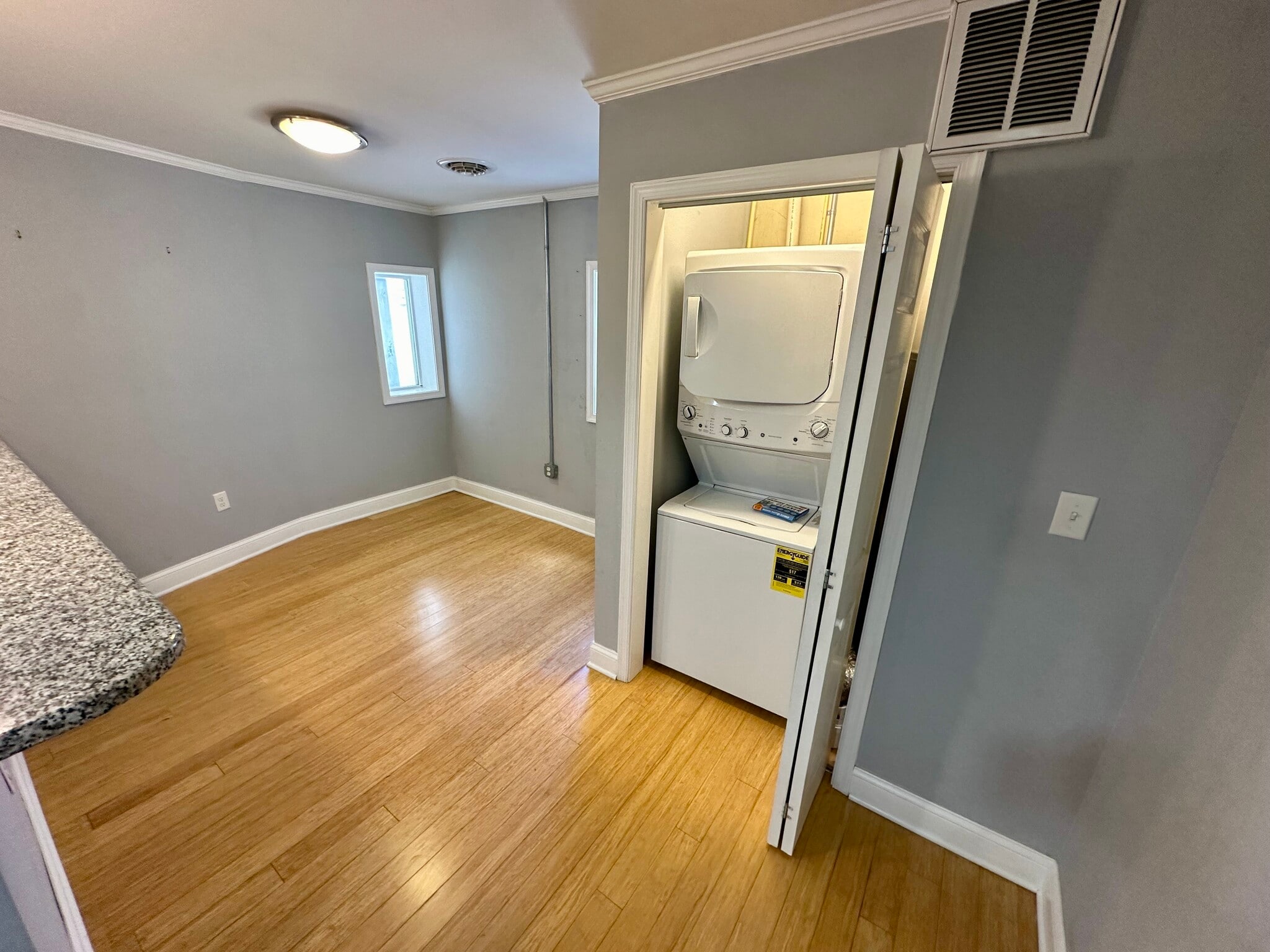 Dining Area - 104 N Division St