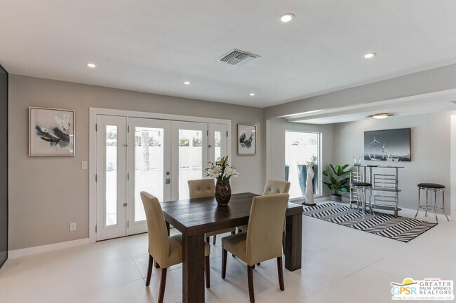 Building Photo - 505 E Molino Rd