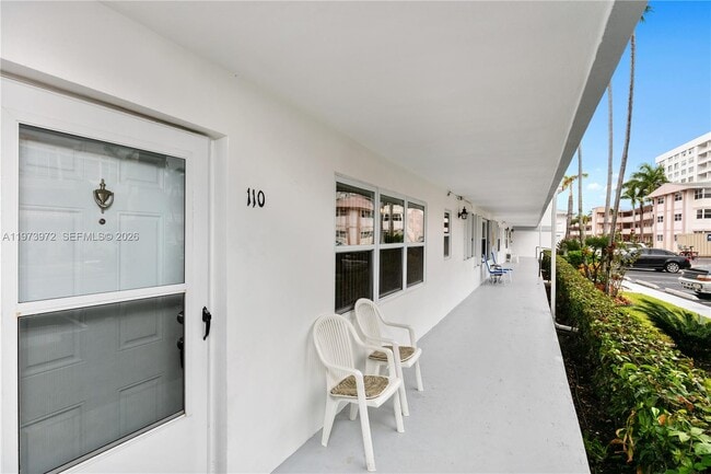 Building Photo - 3131 S Ocean Dr