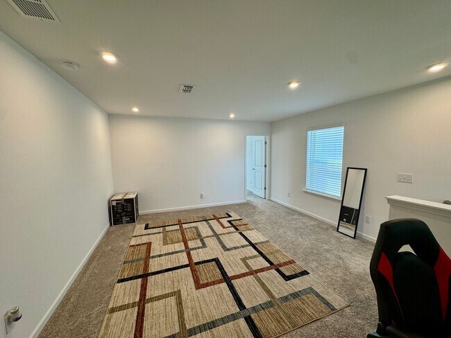 Building Photo - Beautiful 4BR/3BA Home in Parkside Crossing