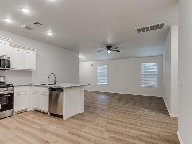 Building Photo - 11604 Mackenzie Wy