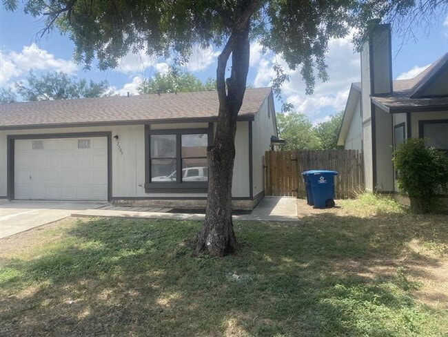 Primary Photo - GREAT 2/2/1 DUPLEX