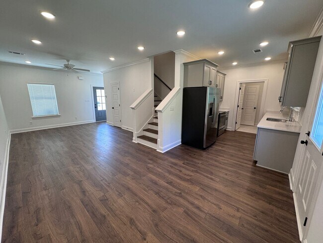 Building Photo - 4BD/4.5BA FOR RENT