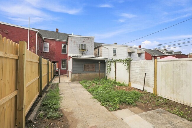 Building Photo - 405 Beaver St