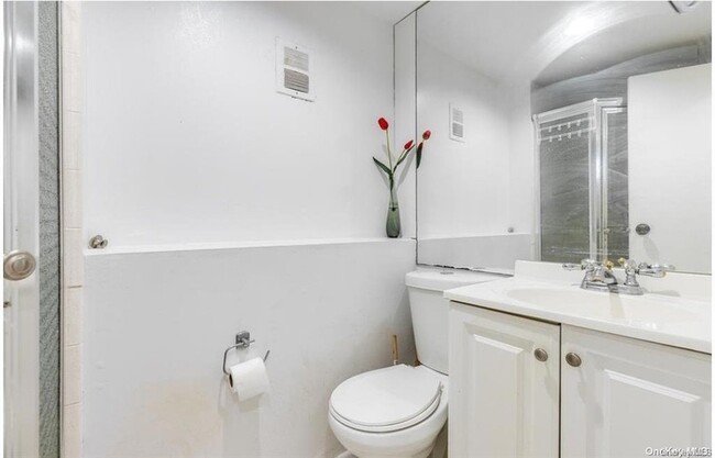 Building Photo - 261 Gramercy Dr