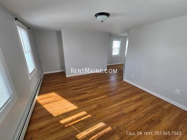 Building Photo - 199 N Main St