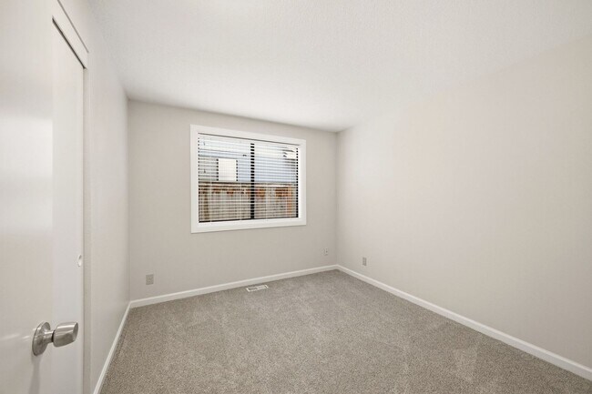 Building Photo - 17563 SW Granada Dr