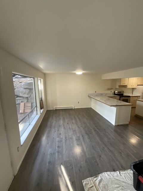 Building Photo - 935 N 85th St