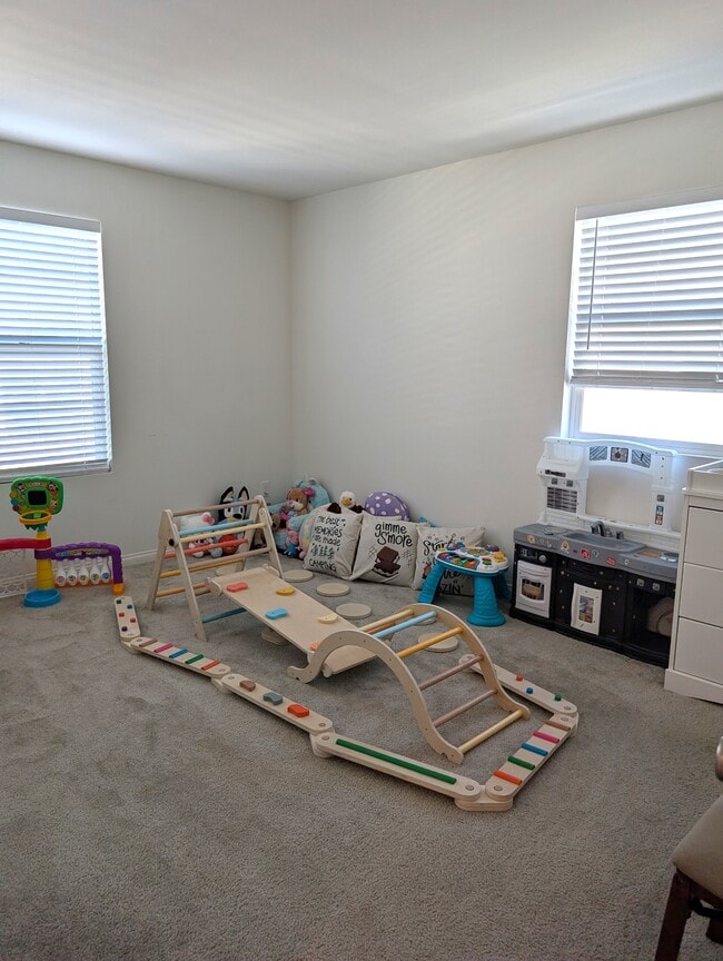 Building Photo - 17106 Zion Dr