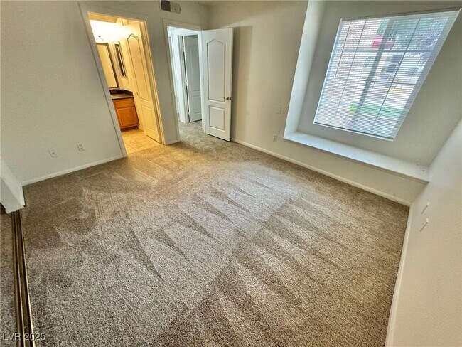 Building Photo - 9325 W Desert Inn Rd