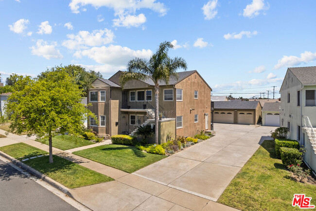 Building Photo - 6238 La Tijera Blvd