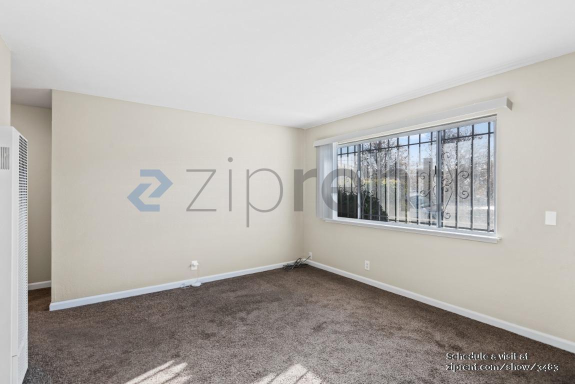 Building Photo - 1379 Harmon St