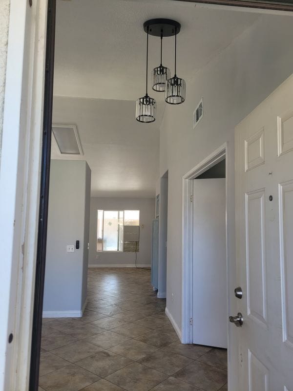 Building Photo - 18885 Oakview Way