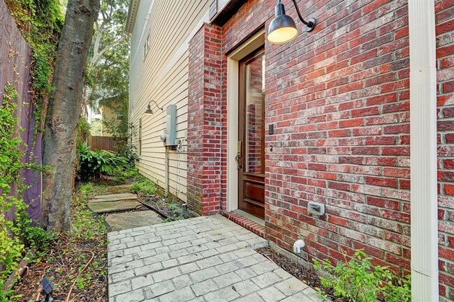 Building Photo - Introducing a remarkable property with a r...