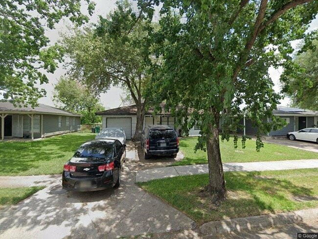 Building Photo - 413 Brown Dr