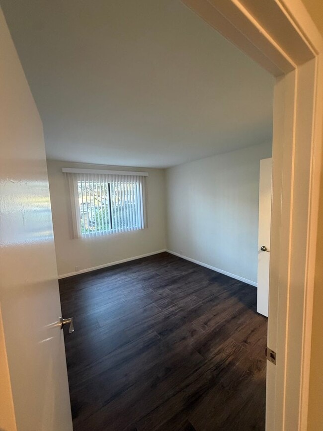 Building Photo - 1-Bed Condo in Heart of Mission Valley!