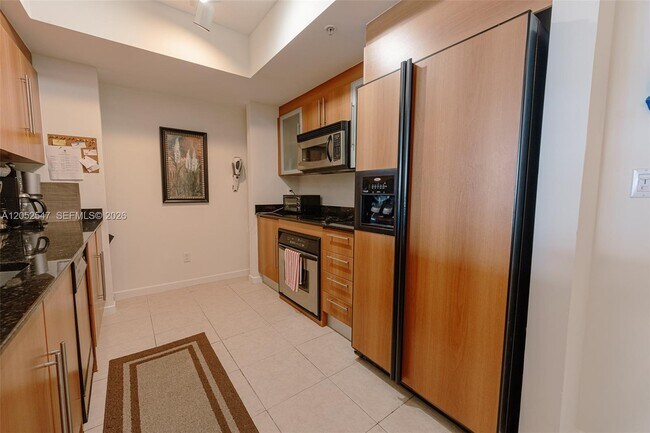Building Photo - 325 S Biscayne Blvd