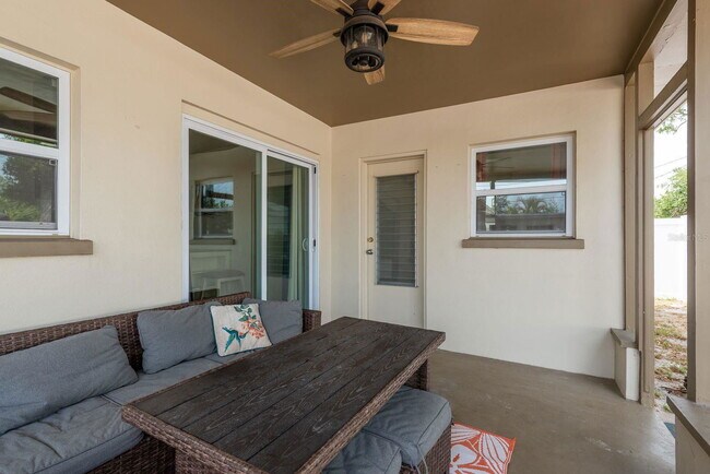Building Photo - 2153 Pocahontas Dr