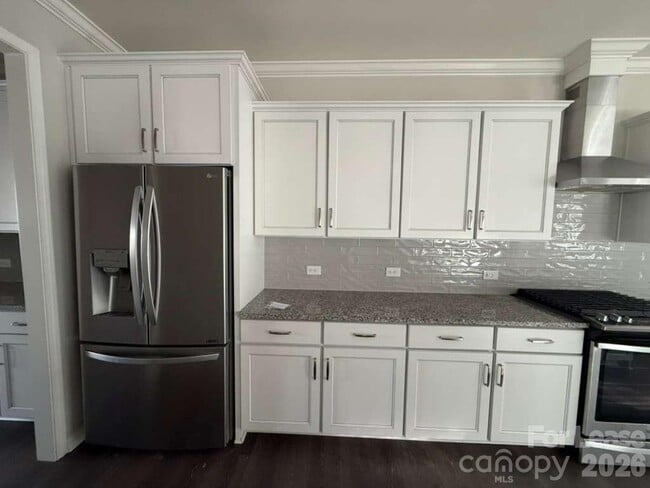 Building Photo - 2035 Beacon Ave