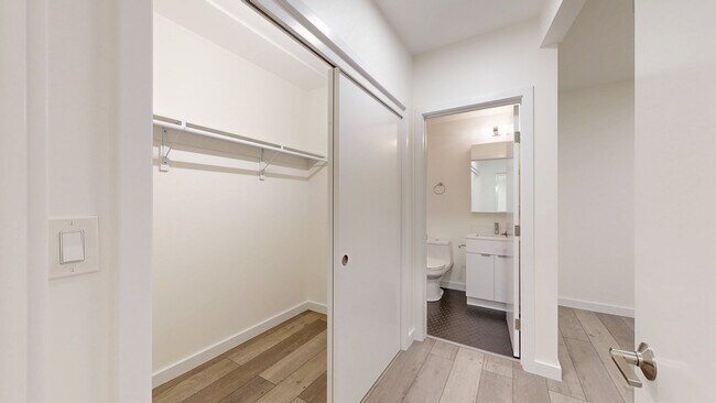 Building Photo - 756 Page St