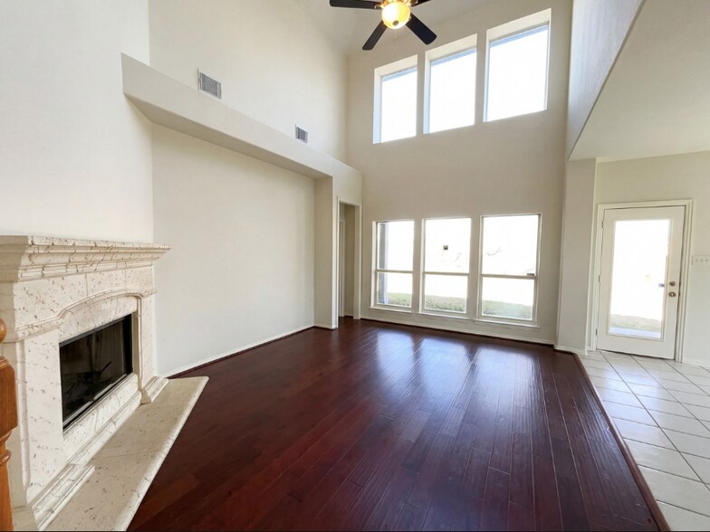 Building Photo - 200 Rippling Creek Ln