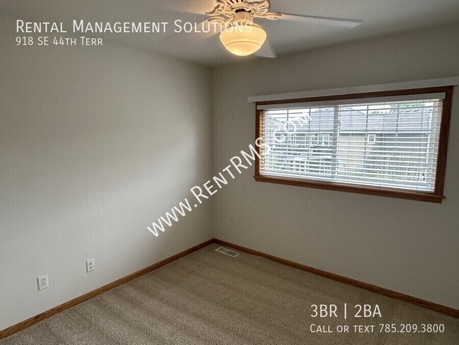 Building Photo - 918 SE 44th Terrace