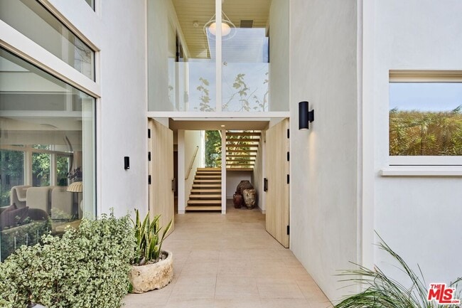 Building Photo - 23515 Malibu Colony Rd