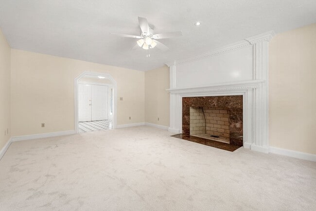 Building Photo - 10 Sumac Cir
