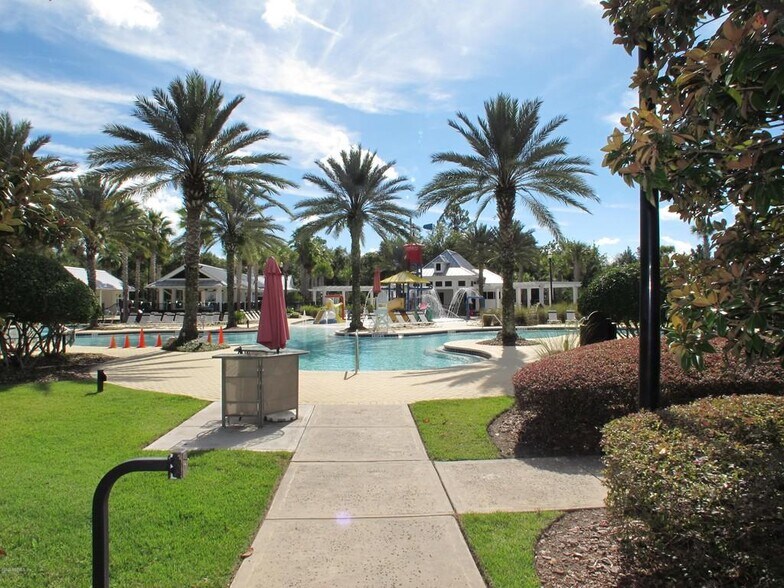 Amenity Pool - 575 Oakleaf Plantation Pky