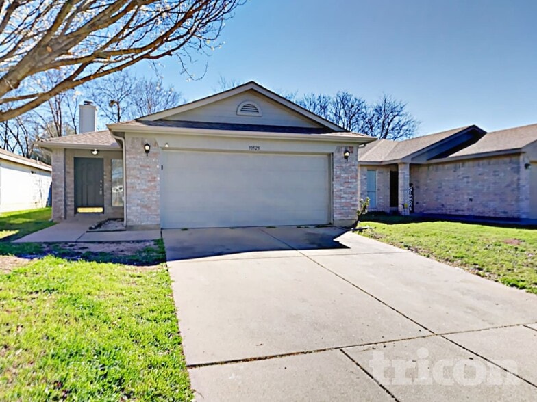 Building Photo - 10525 Flamewood Dr