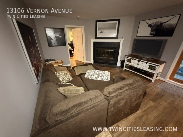 Building Photo - 13106 Vernon Ave