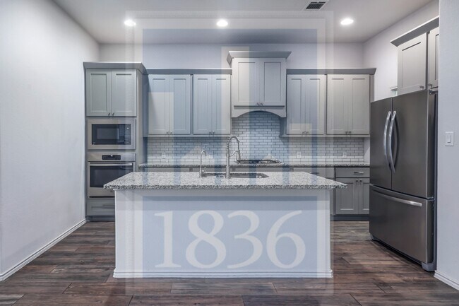 Building Photo - 308 Lacey Oak Lp