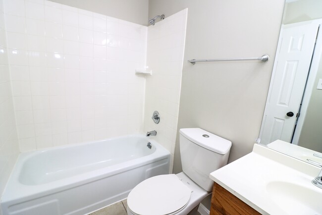 Building Photo - 9240 Bridle Path Ln