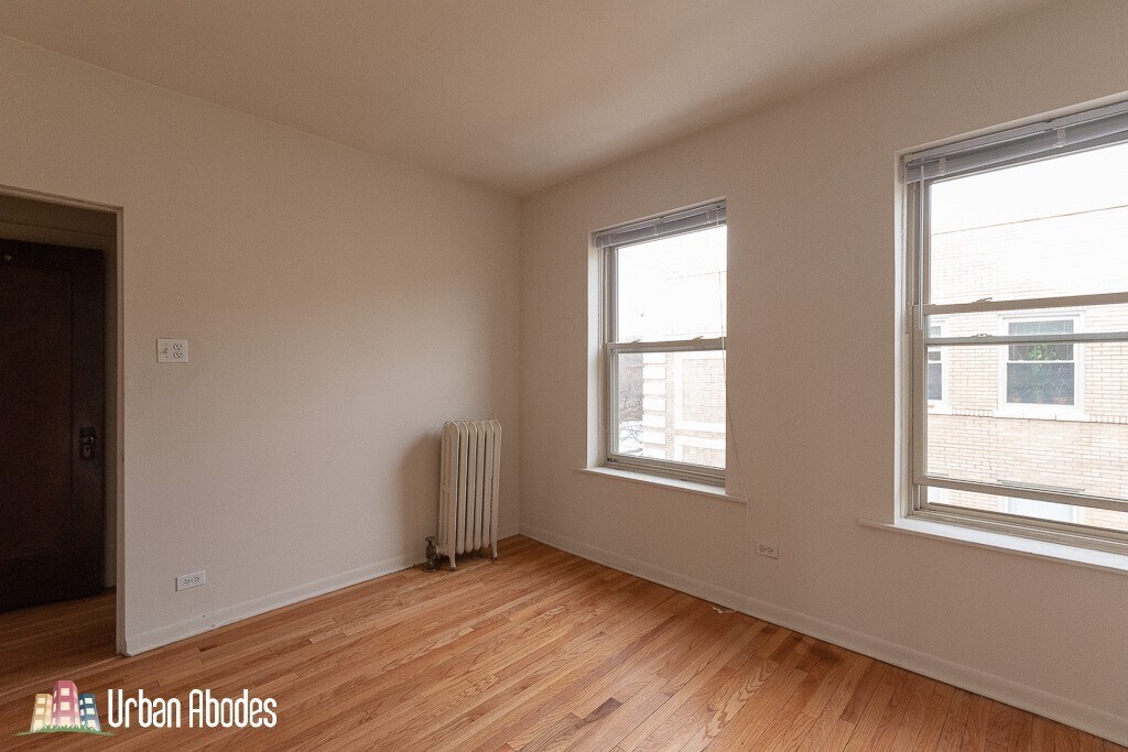 Building Photo - 4224 N Paulina St