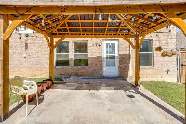 Building Photo - Spacious 4 Bed- 2.5 Bath Rental in the Desirable Remington Point- Eagle Mountain Saginaw ISD- 76179