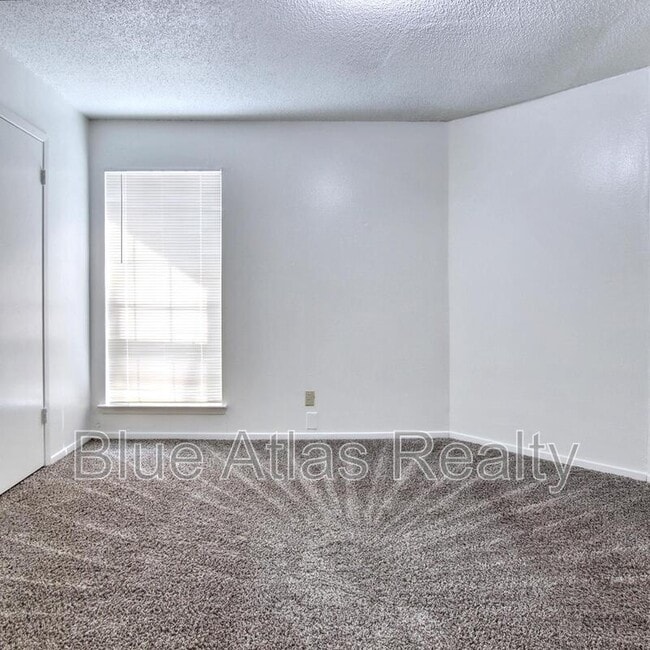 Building Photo - 2718 Wimbledon Ct