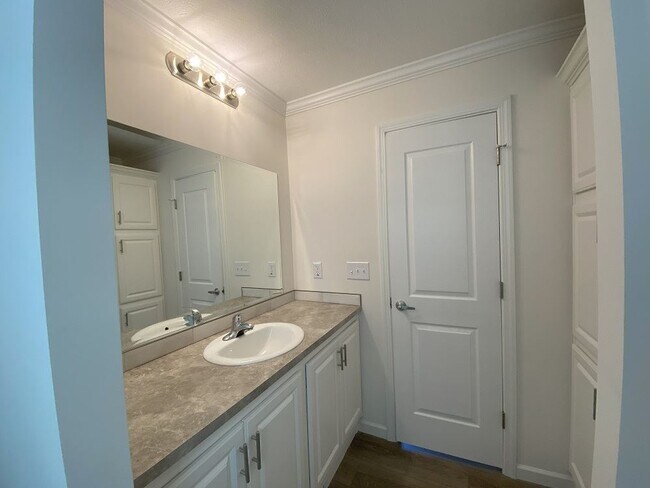 Building Photo - 174 Mockingbird Way