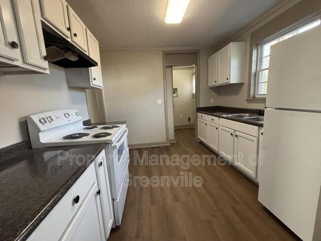 Building Photo - 504 Pickens St