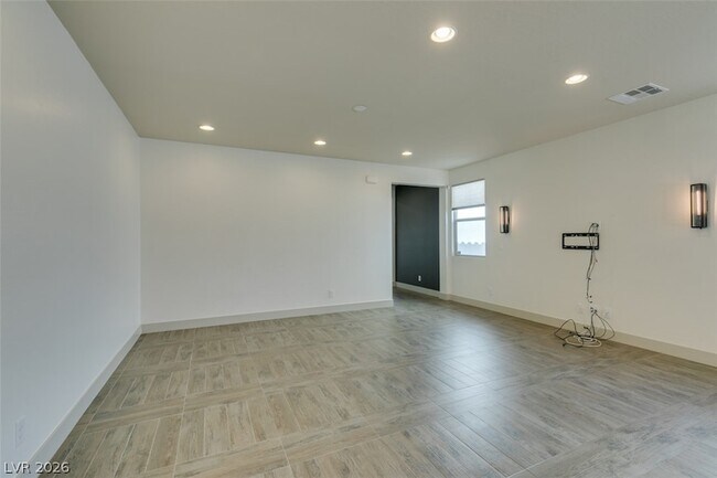 Building Photo - 9009 Janice Glen Ave